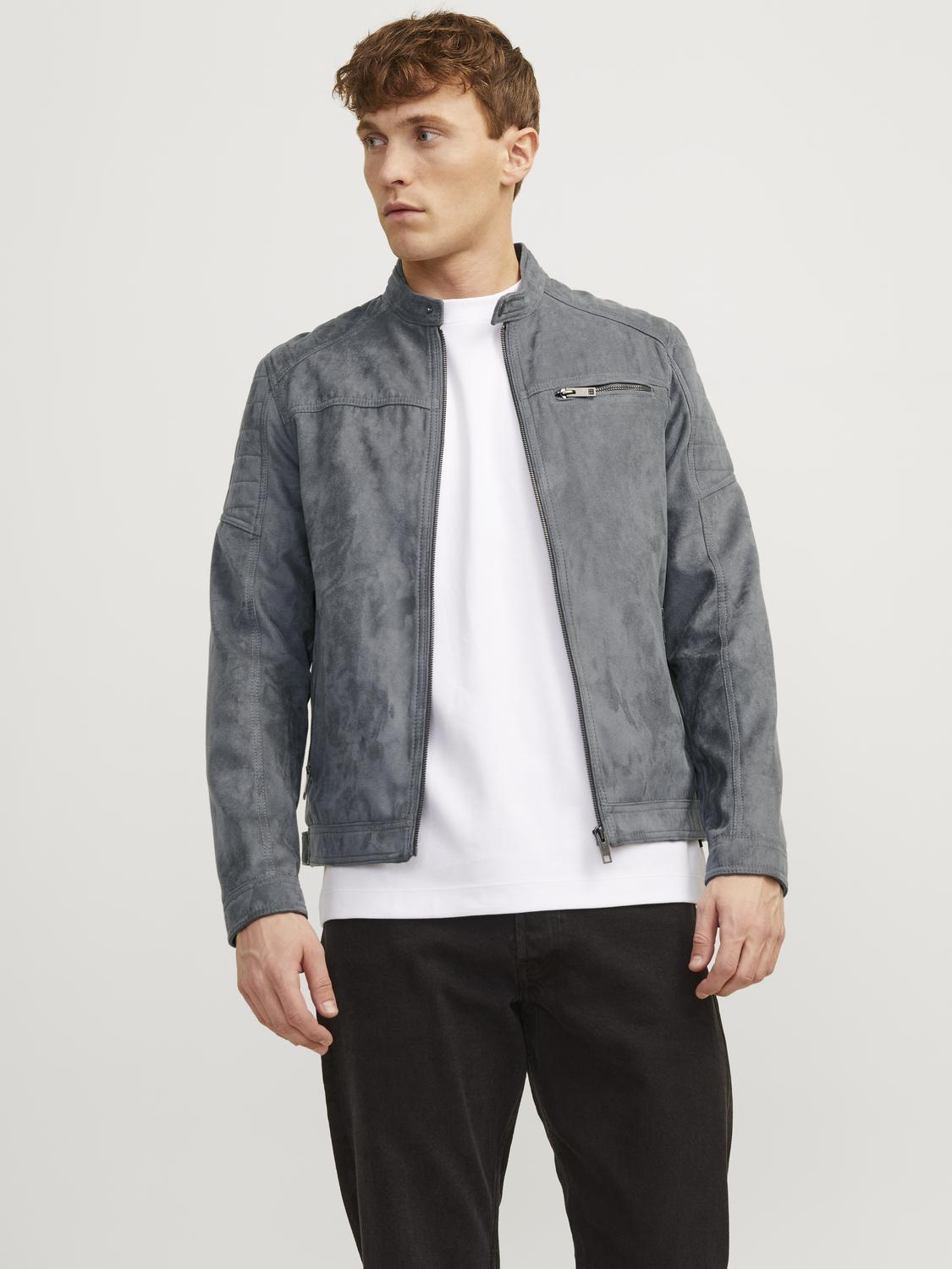 model_shot-front
